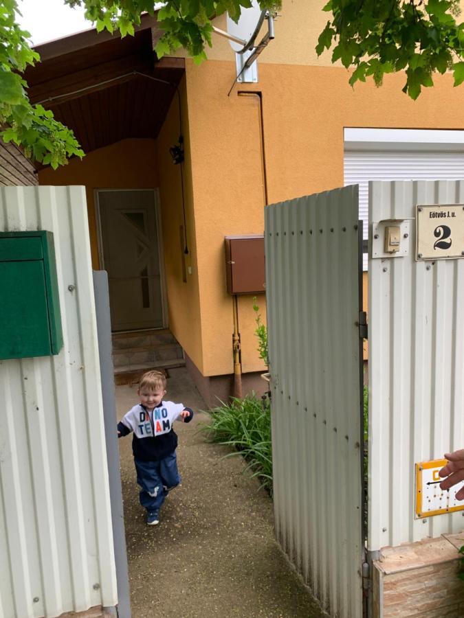 Eoetvoes Vendeghaz Villa Hajduszoboszlo Ngoại thất bức ảnh